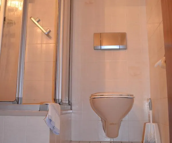 Weisser Hirsch Hotel