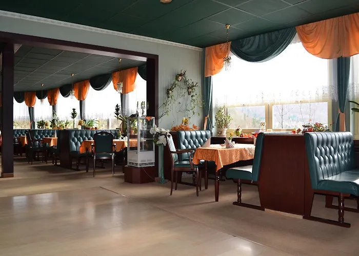 Hotel Weisser Hirsch 3*